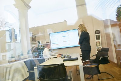 Kolleginnen bei BPP im Arbeitsalltag